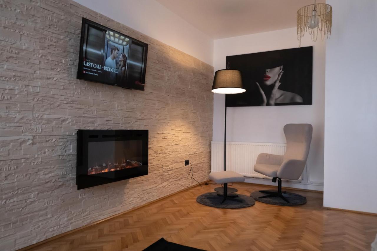 Casa Basarab Brasov Hotel ภายนอก รูปภาพ