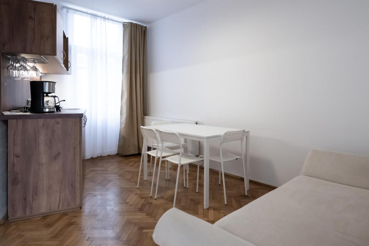 Casa Basarab Brasov Hotel ภายนอก รูปภาพ