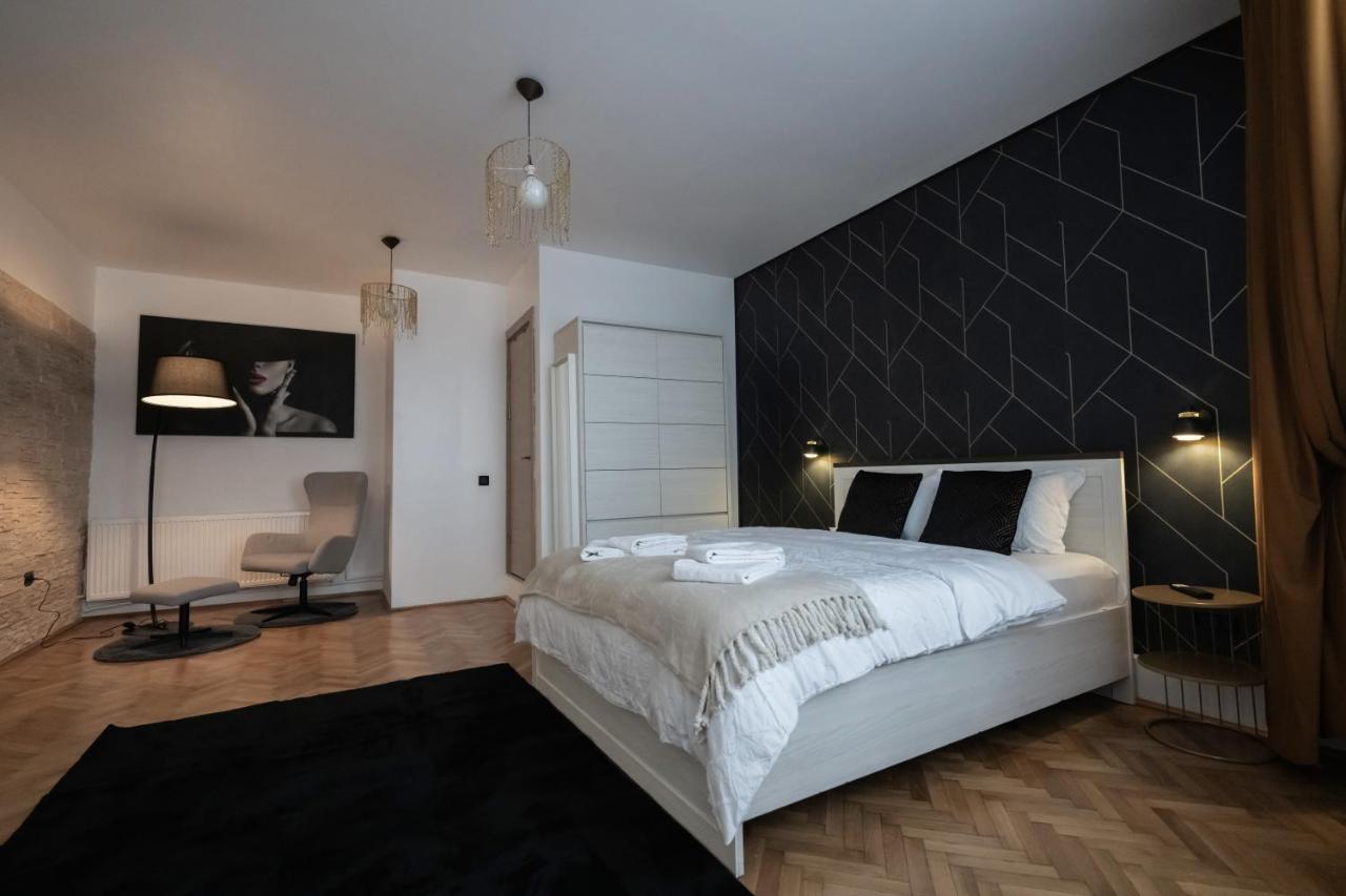 Casa Basarab Brasov Hotel ภายนอก รูปภาพ