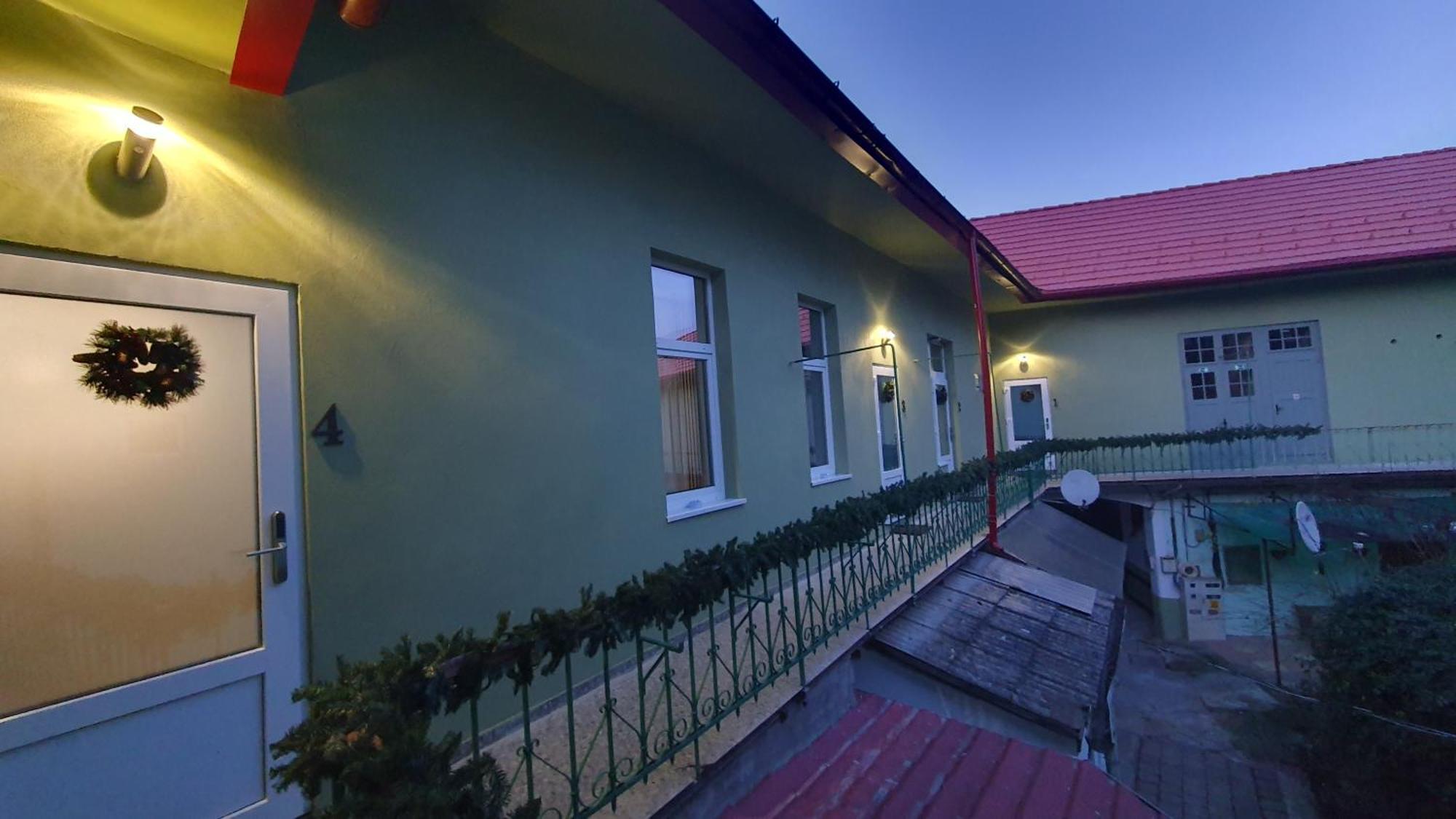 Casa Basarab Brasov Hotel ภายนอก รูปภาพ