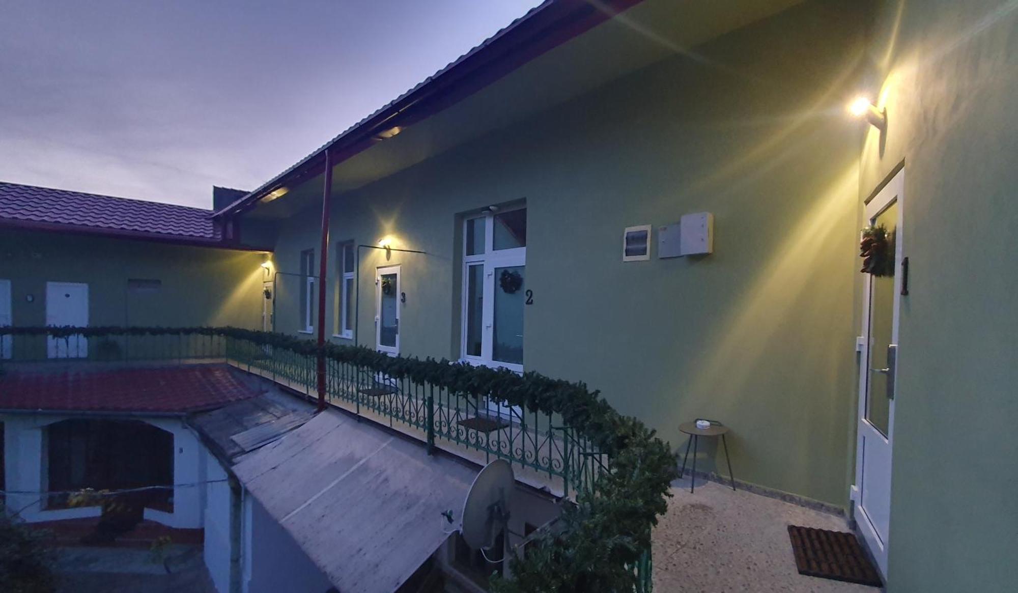 Casa Basarab Brasov Hotel ภายนอก รูปภาพ